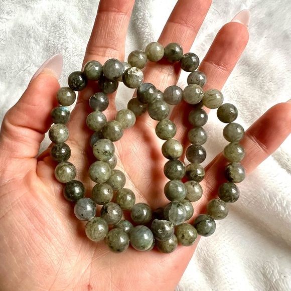 925 Mystical Gray Subtle Flash Labradorite Mala Bead Bracelet - Picture 3 of 6
